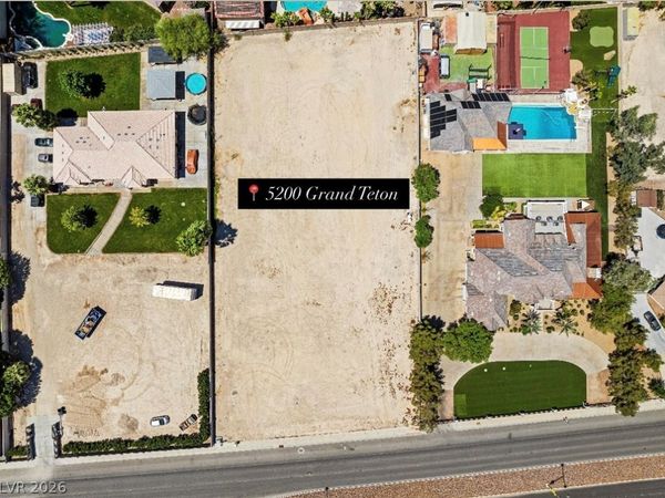 5200 Grand Teton Drive, Las Vegas, NV 89131