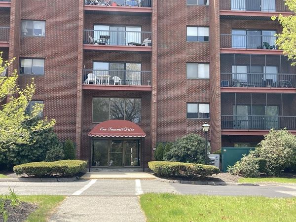 1 Summit Dr., Unit 33, Reading, MA 01867