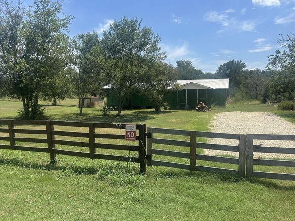 2175 Old Highway 20 Highway, McDade, TX 78650