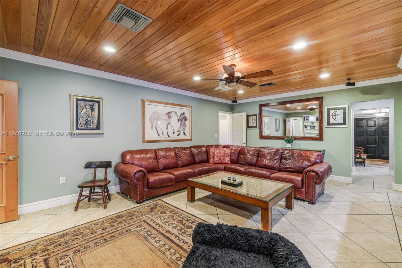 18975 SW 224th St, Miami, FL 33170 Photo