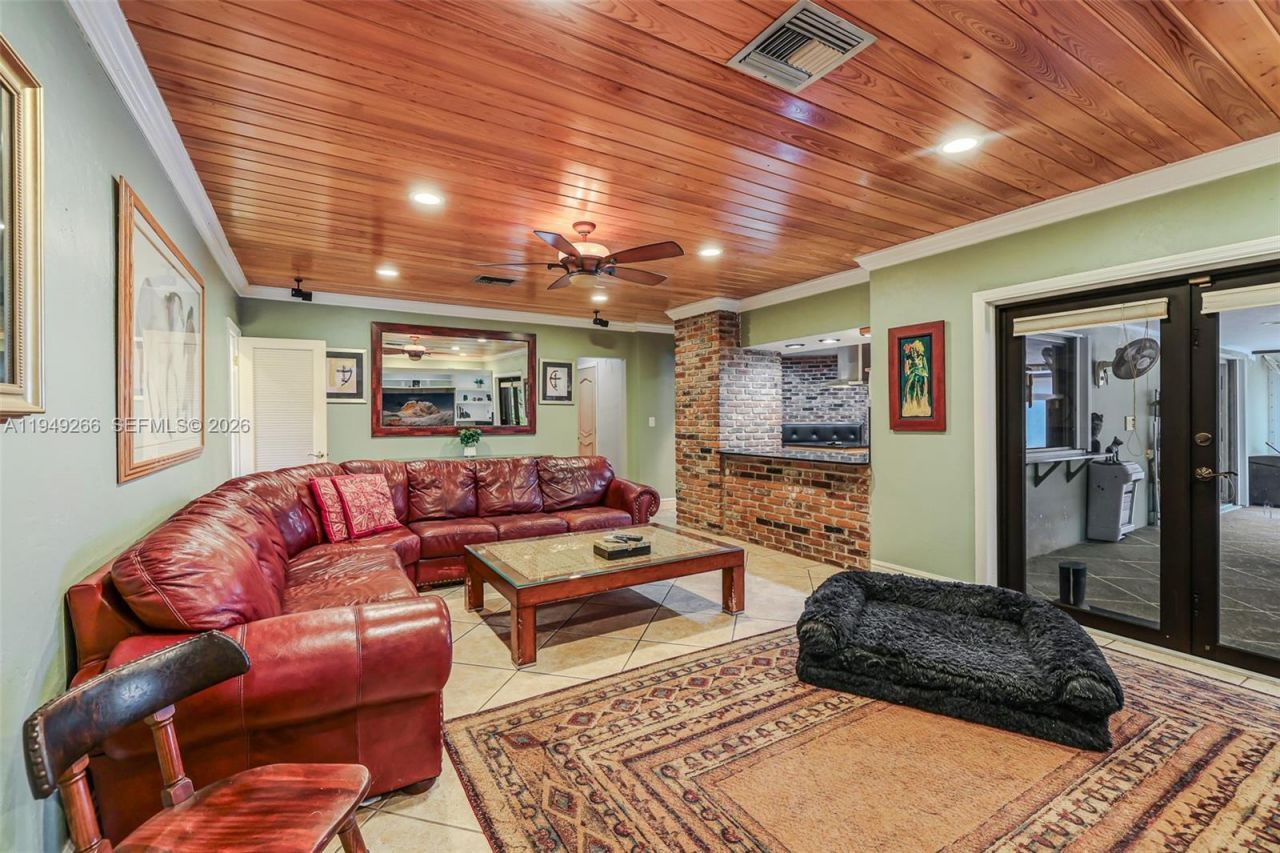 18975 SW 224th St, Miami, FL 33170 Photo