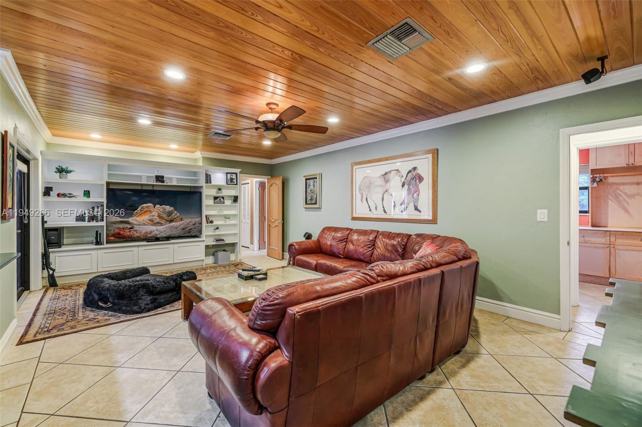 18975 SW 224th St, Miami, FL 33170 Photo