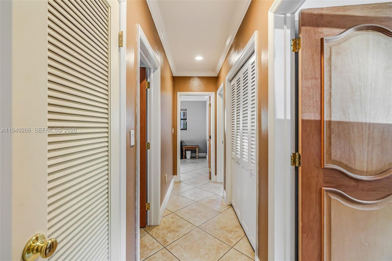 18975 SW 224th St, Miami, FL 33170 Photo