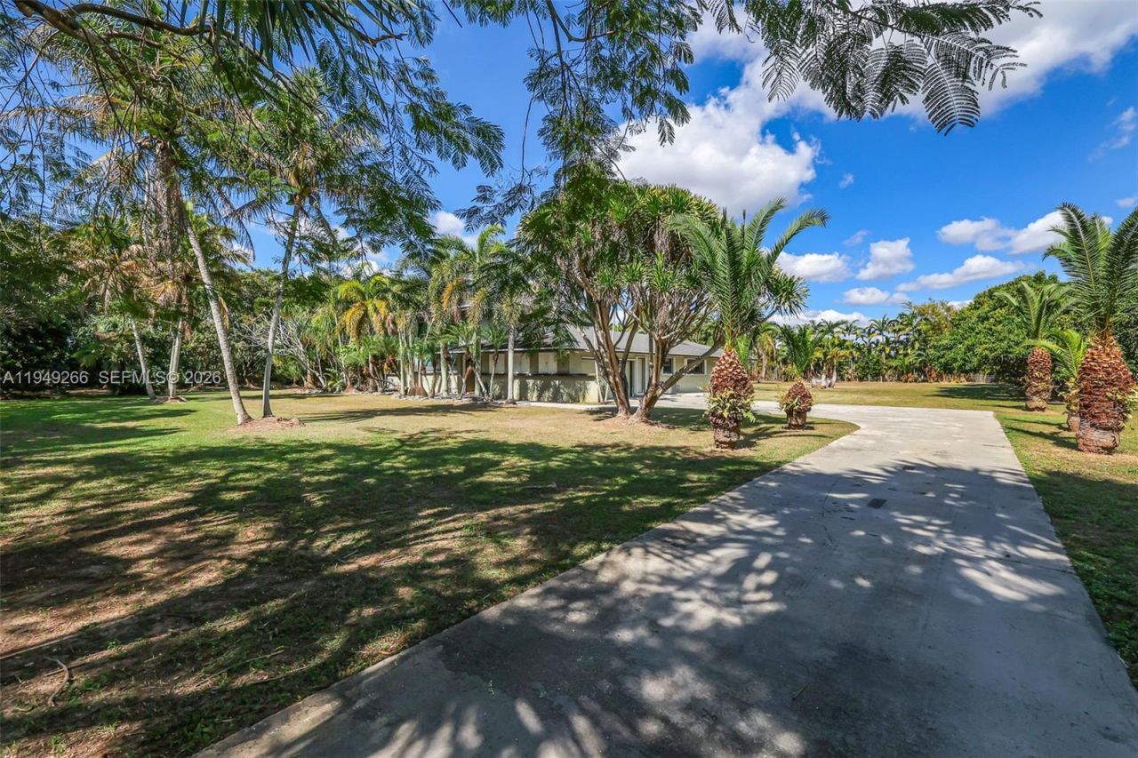 18975 SW 224th St, Miami, FL 33170 Photo