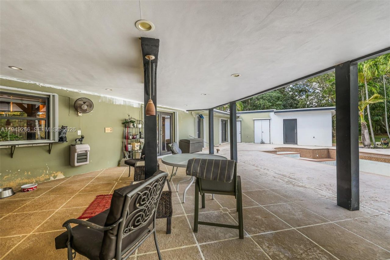 18975 SW 224th St, Miami, FL 33170 Photo