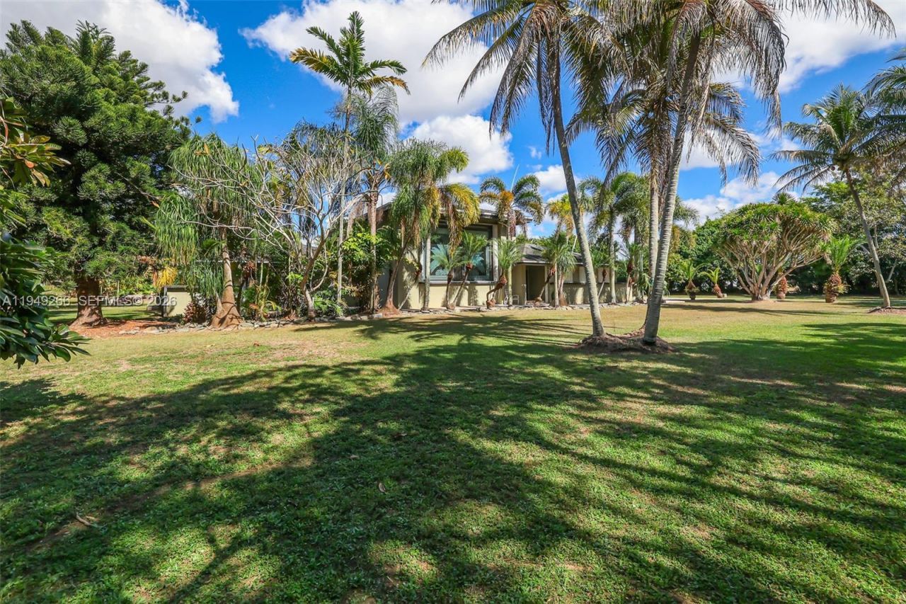 18975 SW 224th St, Miami, FL 33170 Photo