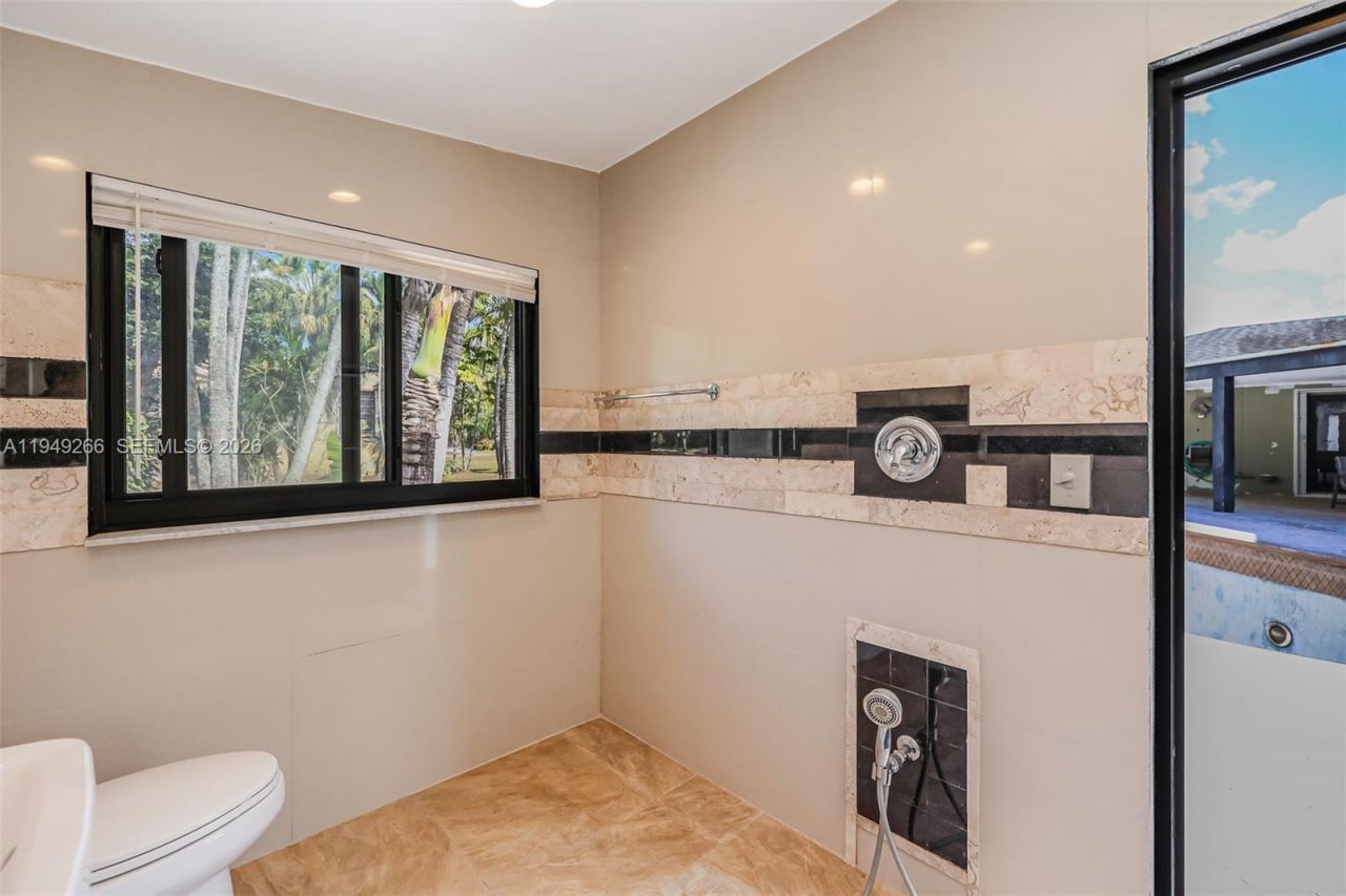 18975 SW 224th St, Miami, FL 33170 Photo