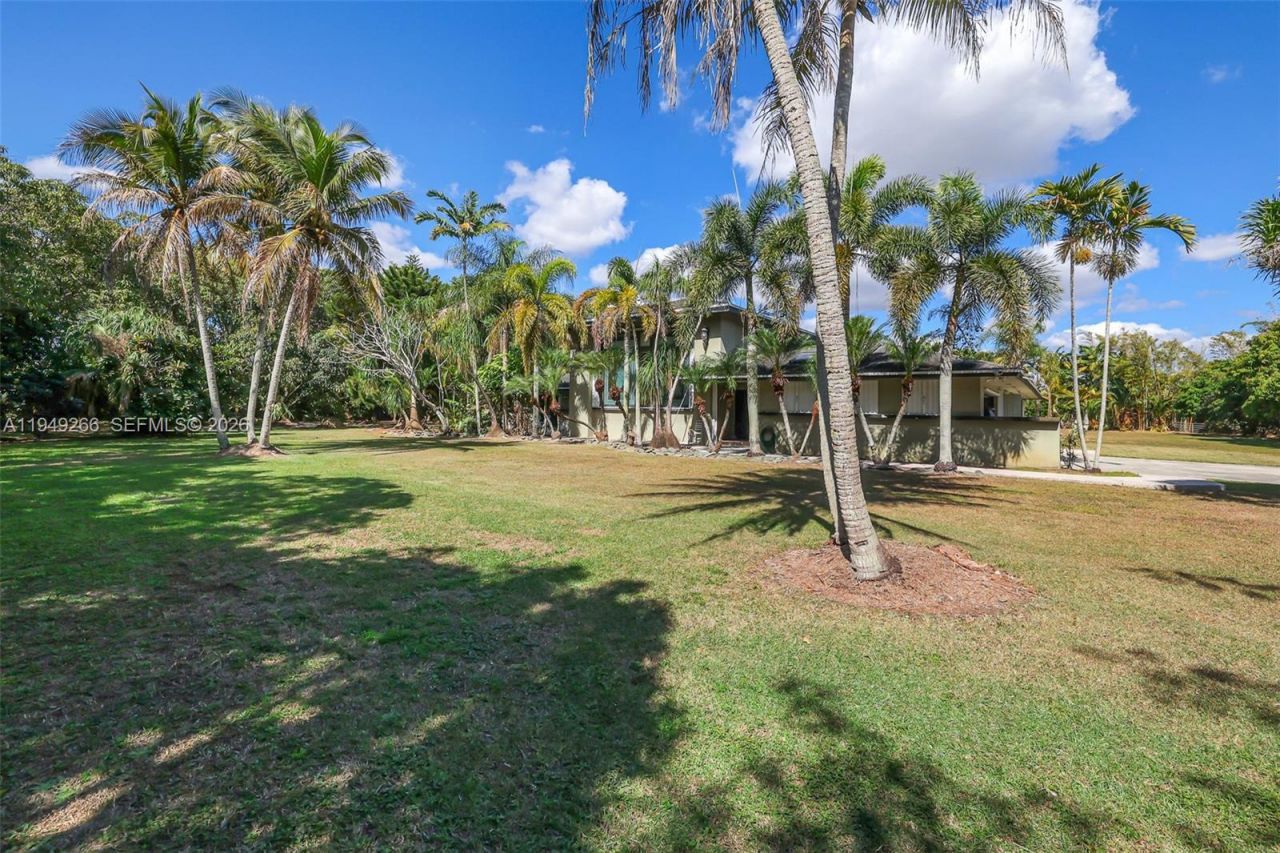 18975 SW 224th St, Miami, FL 33170 Photo