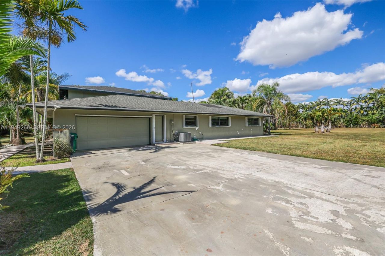 18975 SW 224th St, Miami, FL 33170 Photo