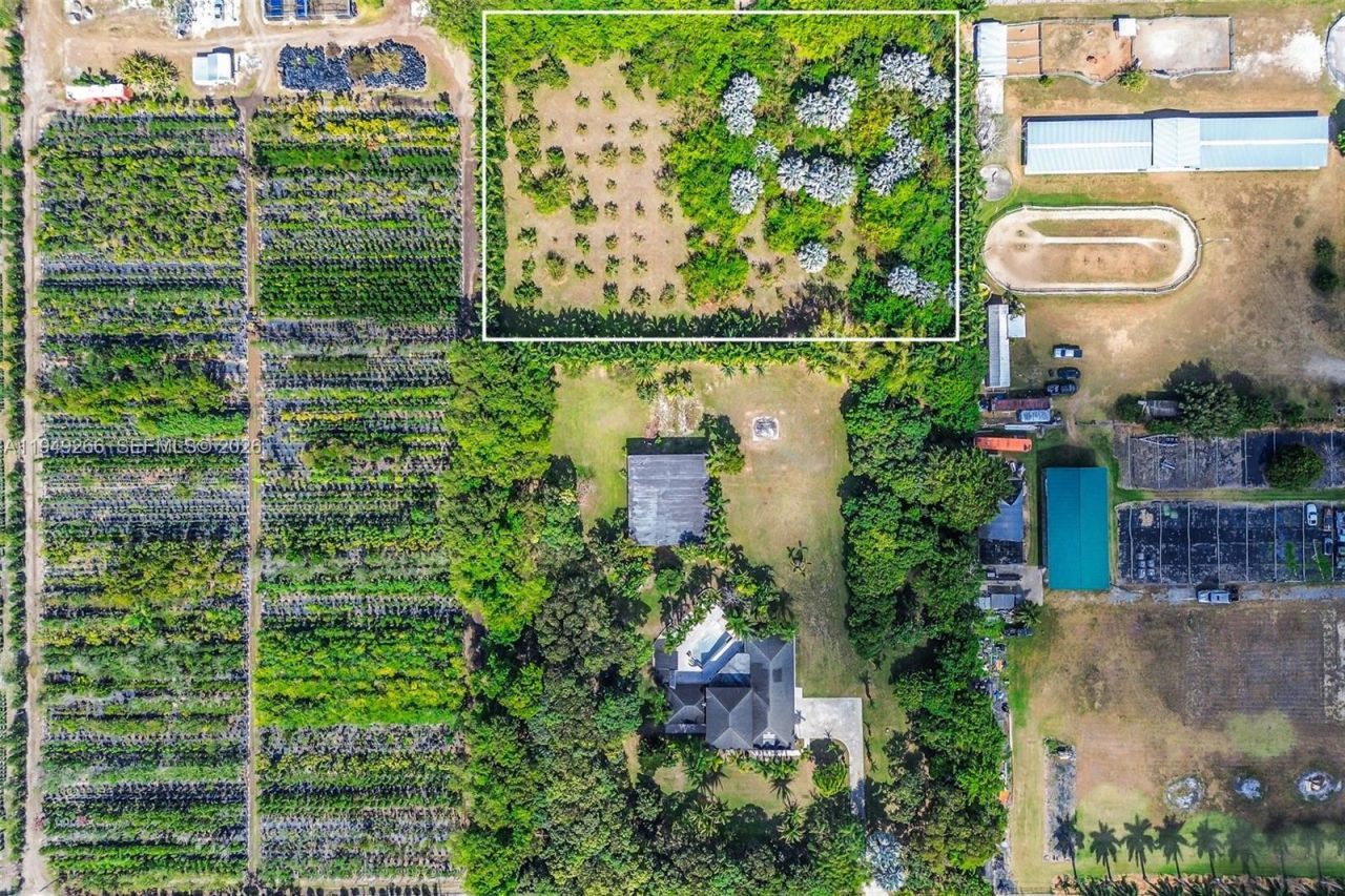 18975 SW 224th St, Miami, FL 33170 Photo