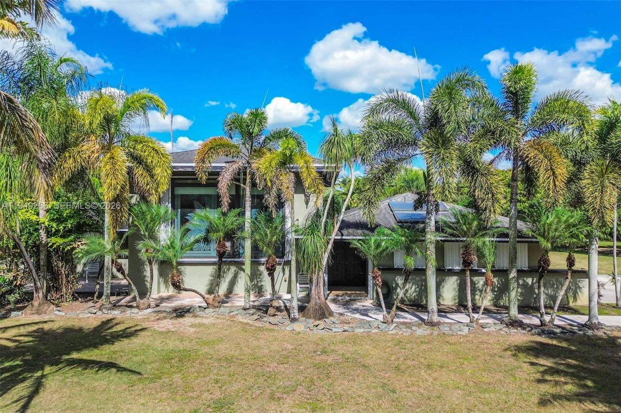 18975 SW 224th St, Miami, FL 33170 Photo