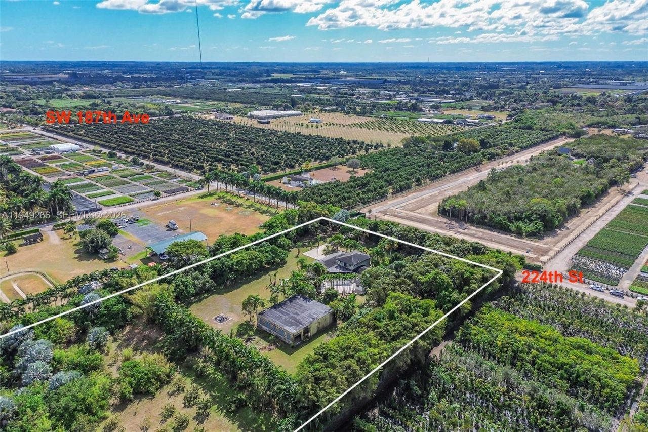 18975 SW 224th St, Miami, FL 33170 Photo