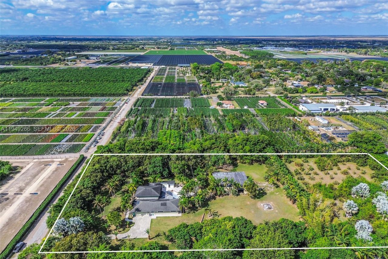 18975 SW 224th St, Miami, FL 33170 Photo