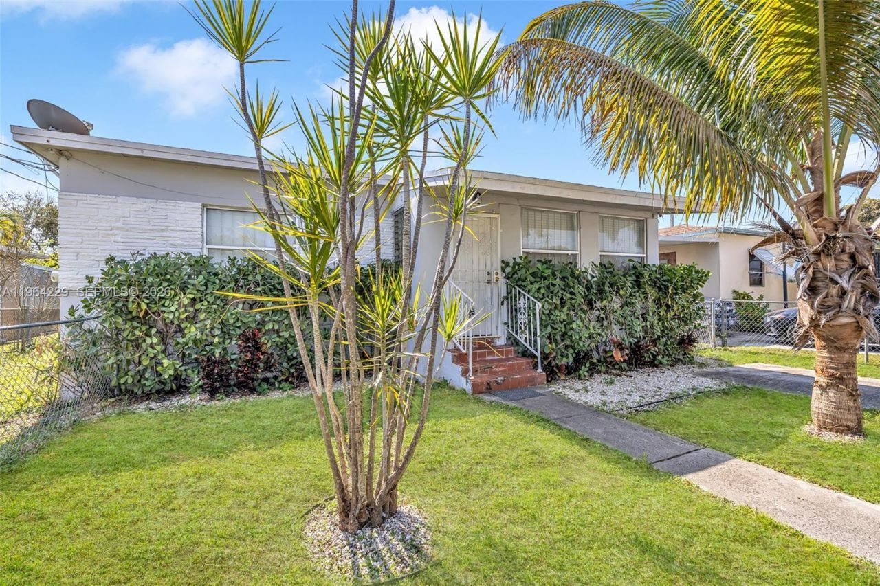 1176 NW 48th St, Miami, FL 33127 Photo