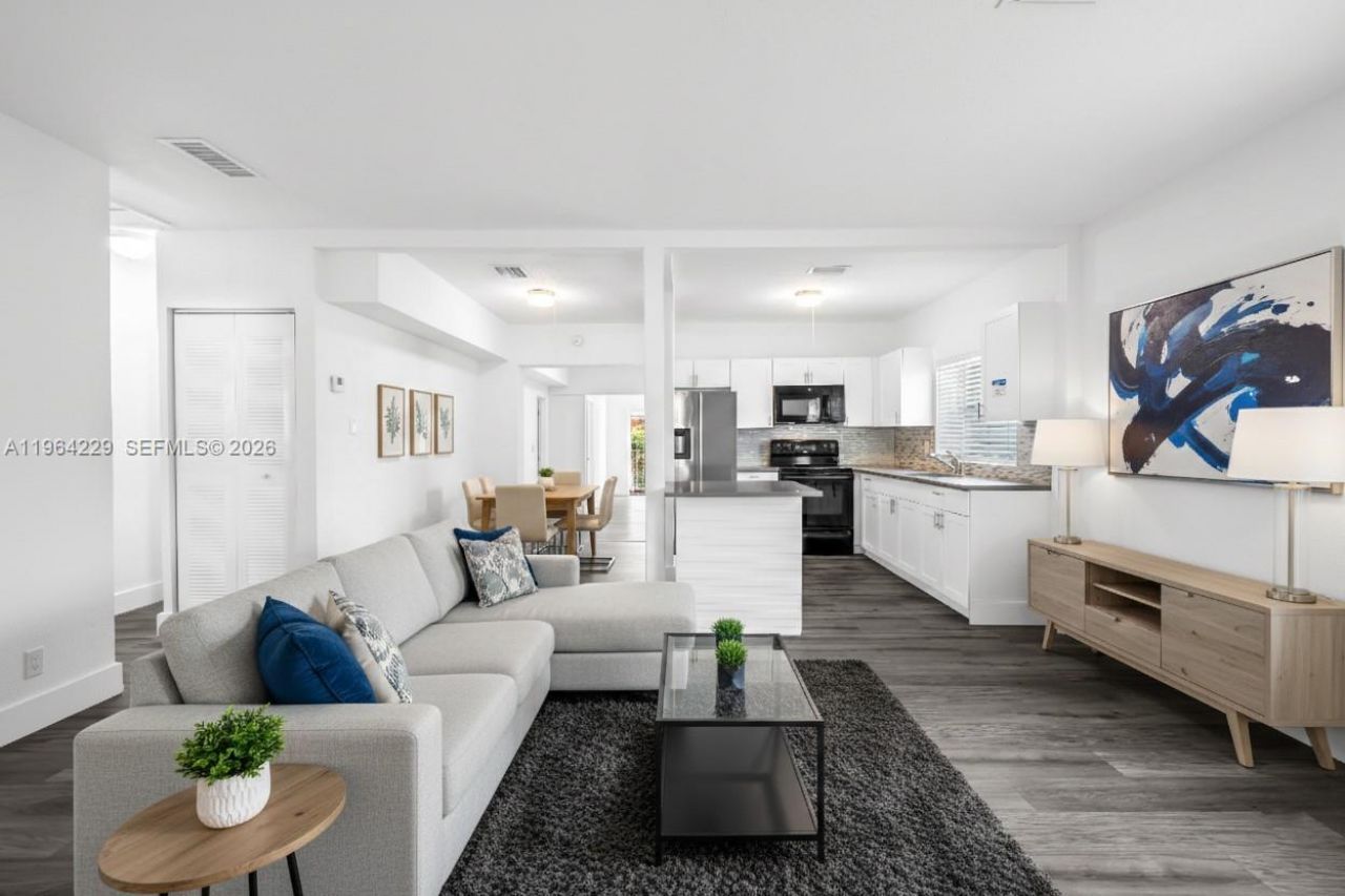 1176 NW 48th St, Miami, FL 33127 Photo