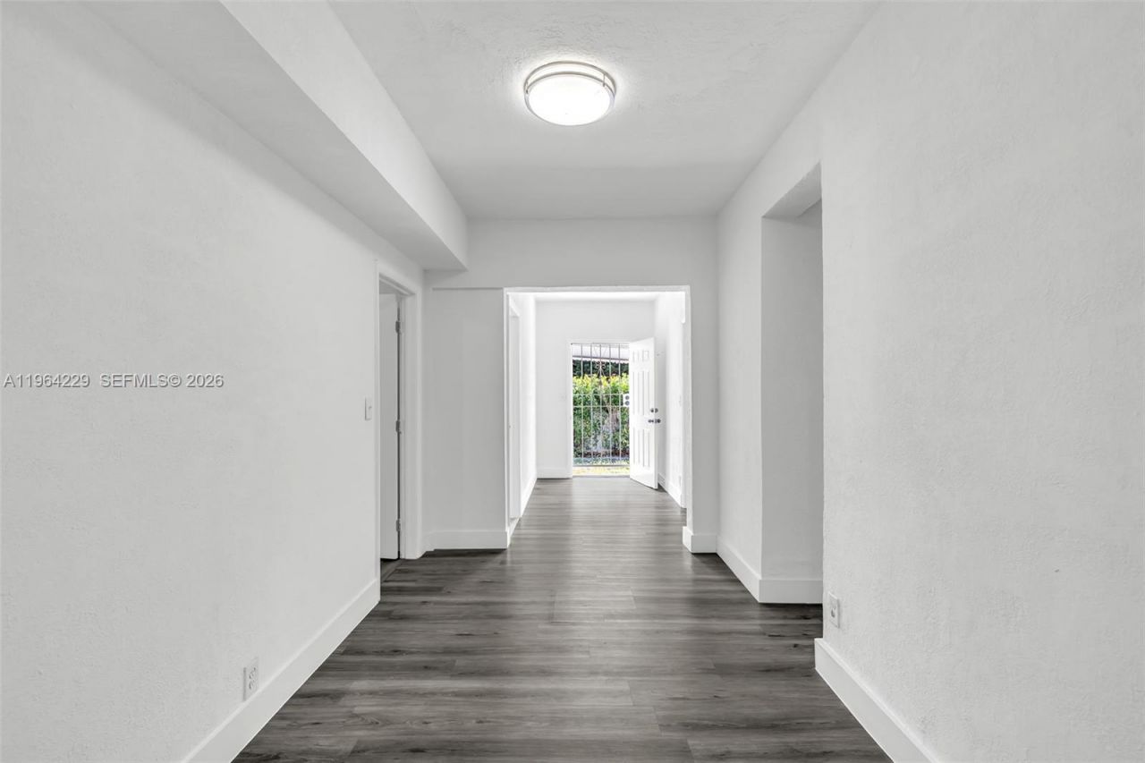 1176 NW 48th St, Miami, FL 33127 Photo