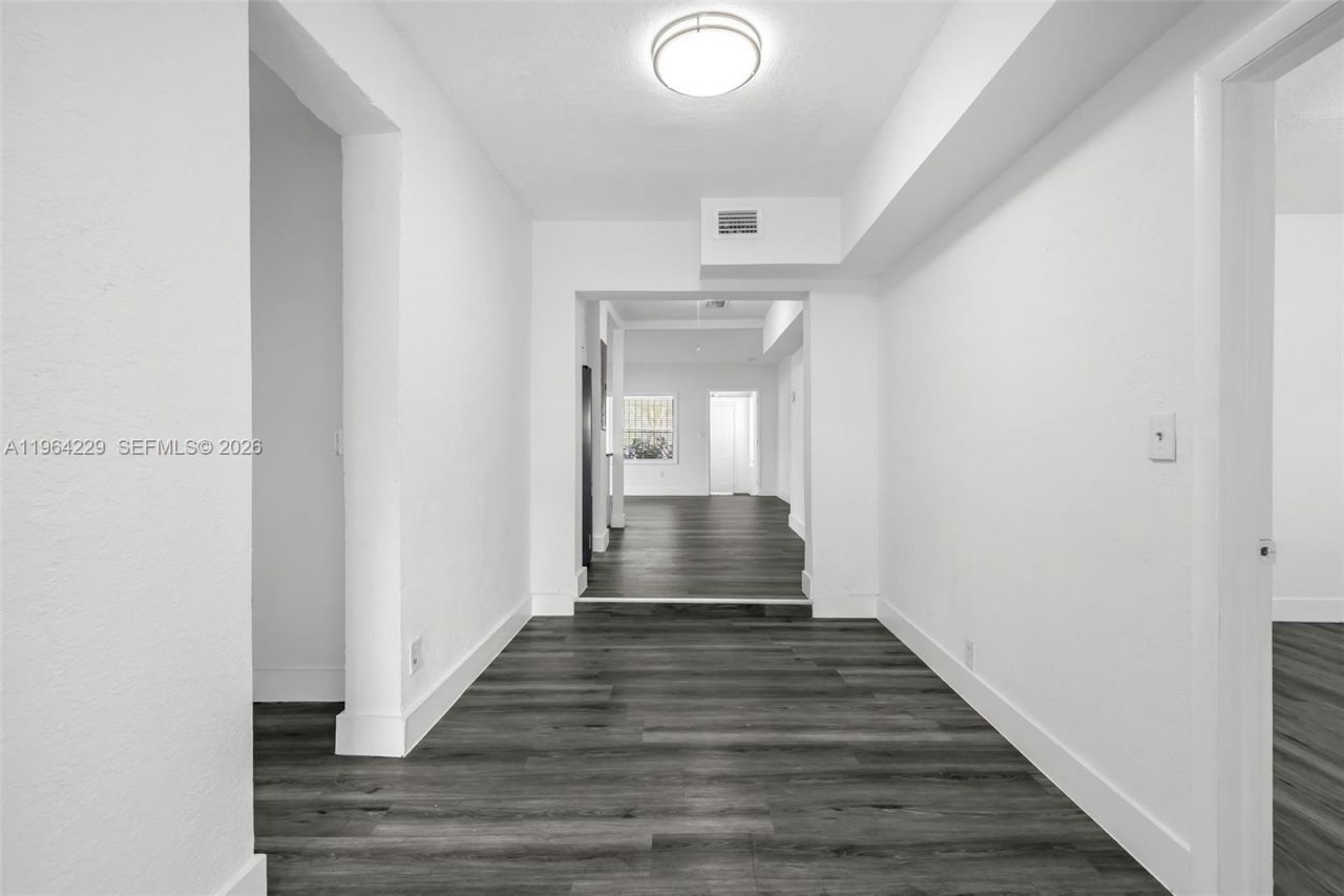 1176 NW 48th St, Miami, FL 33127 Photo