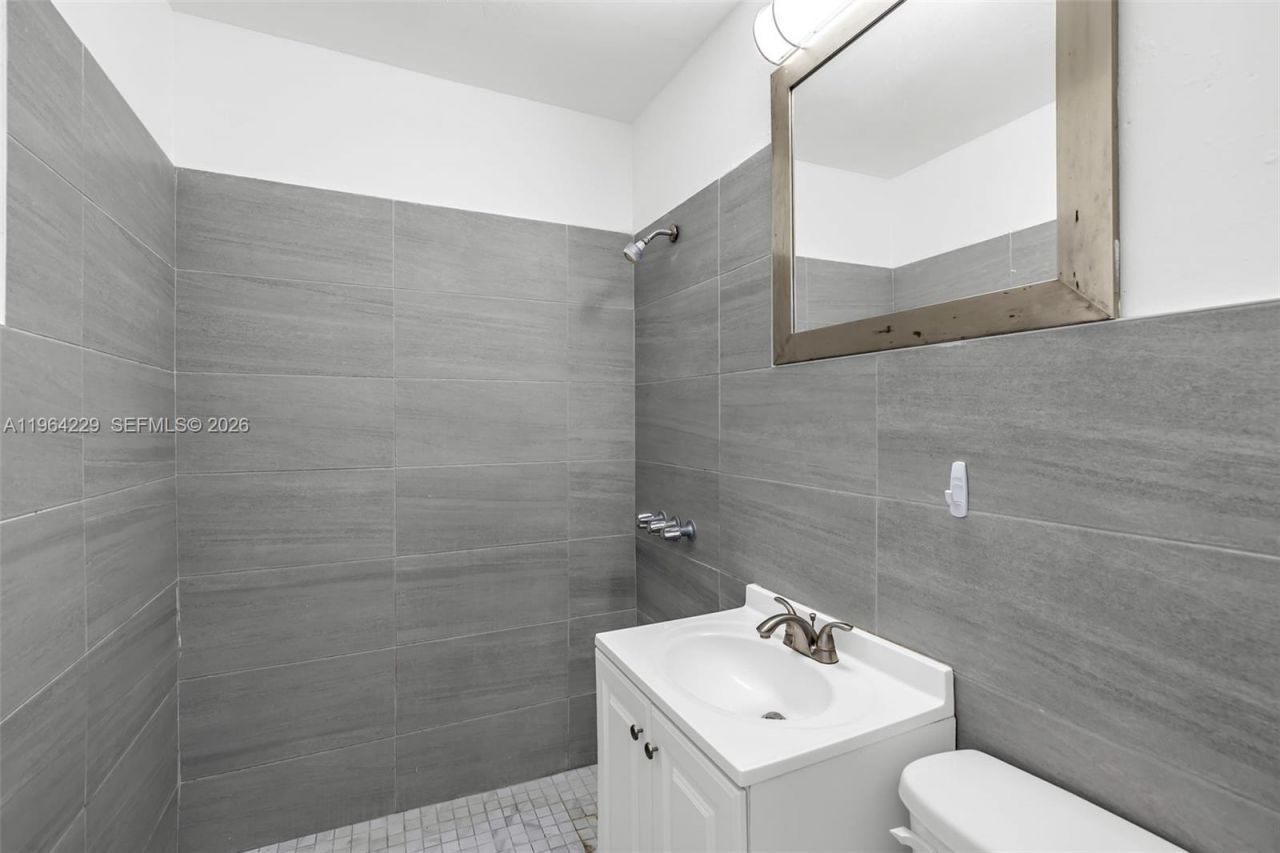 1176 NW 48th St, Miami, FL 33127 Photo