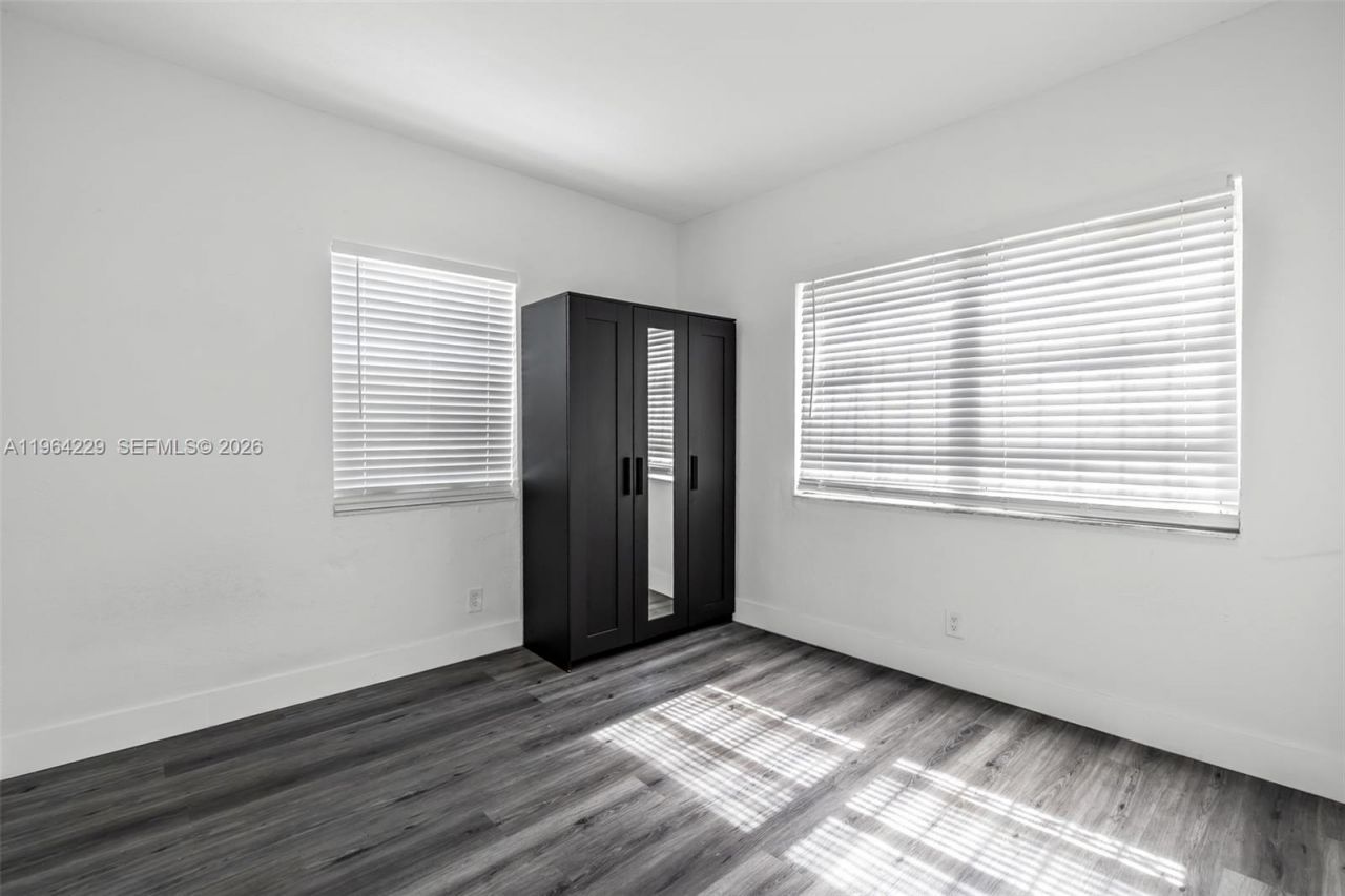 1176 NW 48th St, Miami, FL 33127 Photo