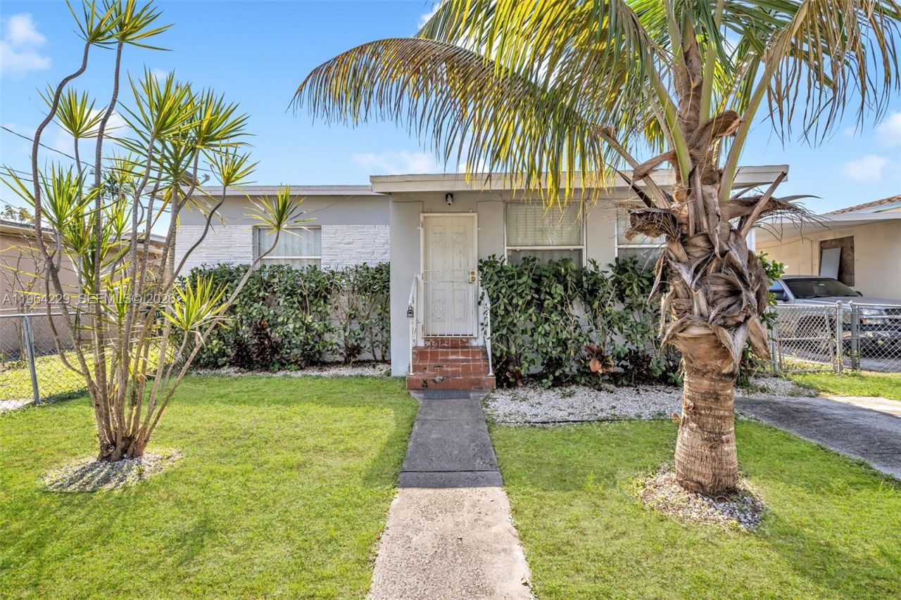 1176 NW 48th St, Miami, FL 33127 Photo
