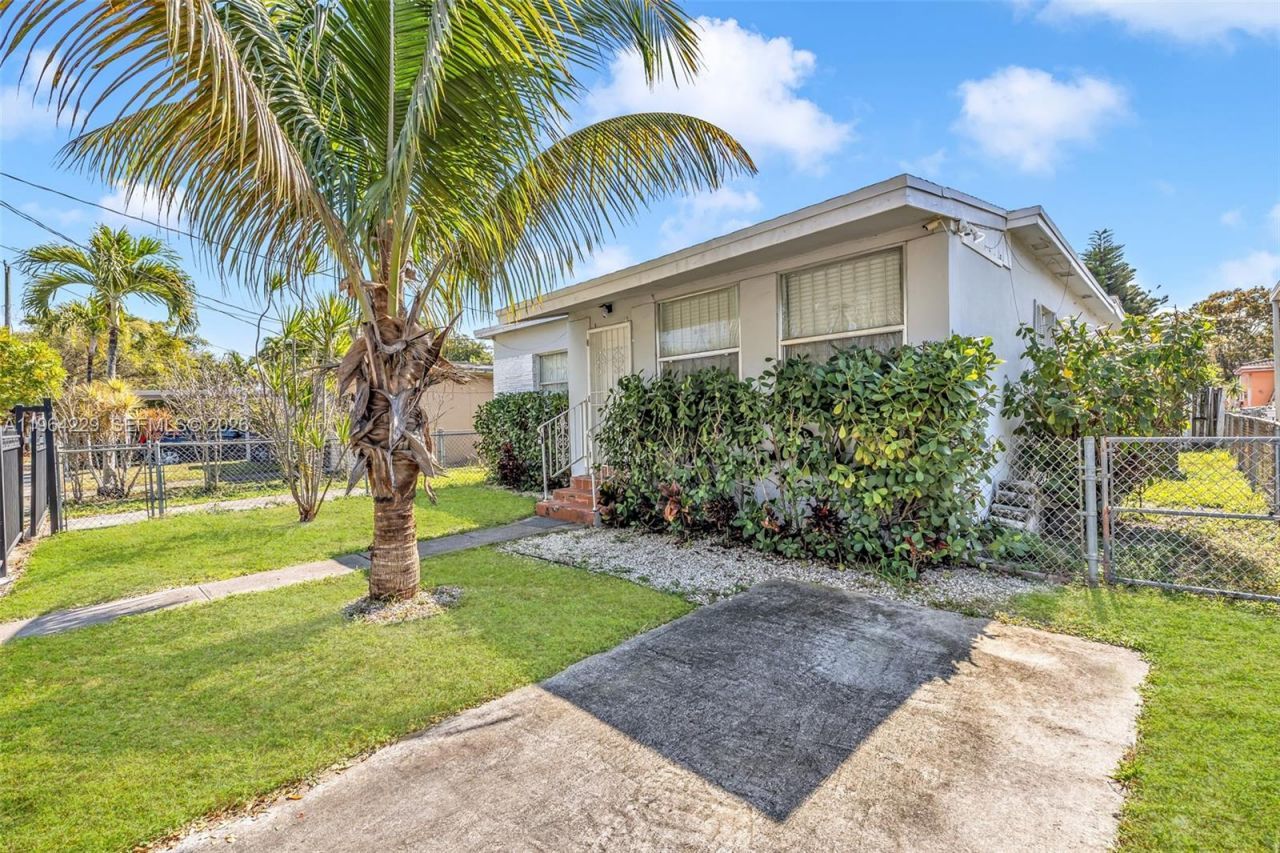 1176 NW 48th St, Miami, FL 33127 Photo