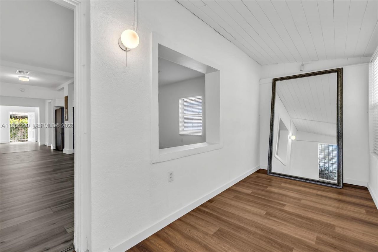 1176 NW 48th St, Miami, FL 33127 Photo