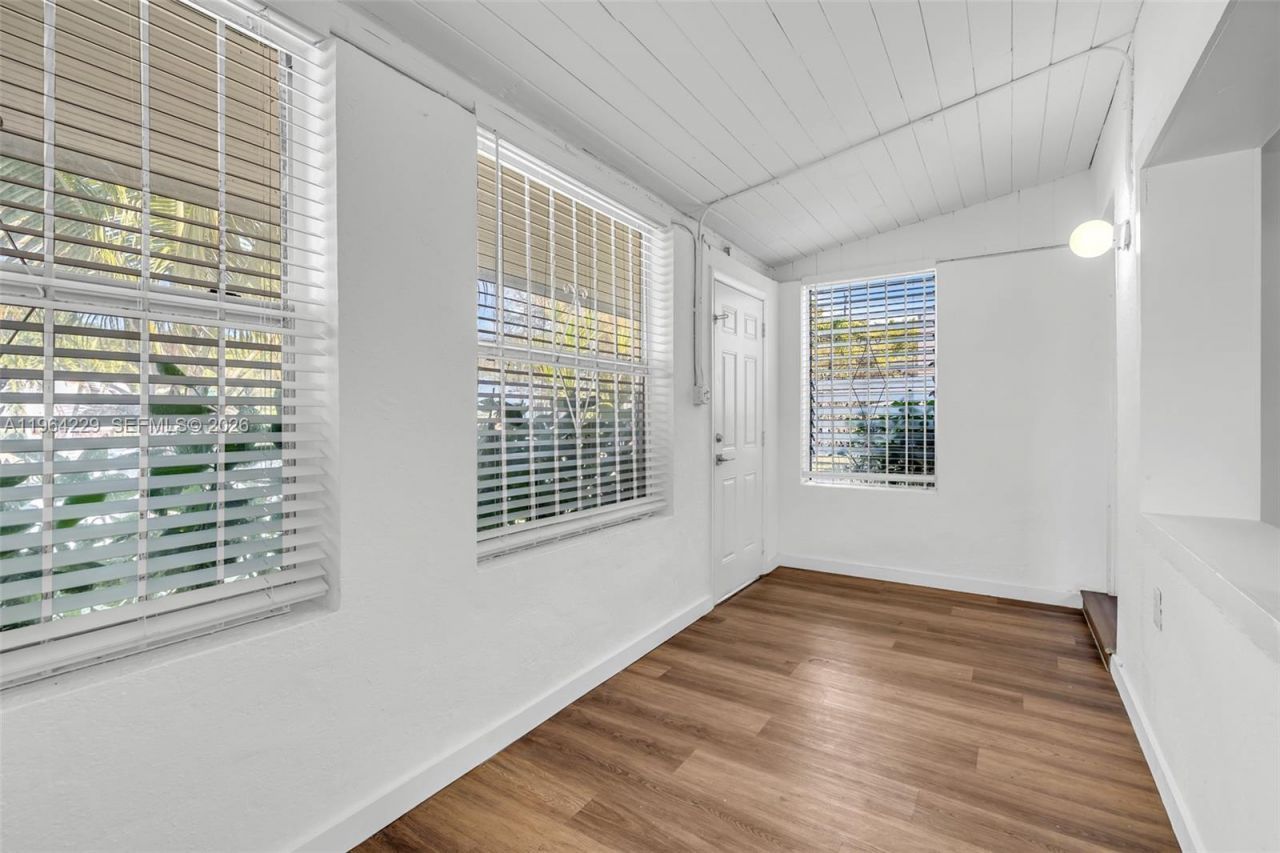 1176 NW 48th St, Miami, FL 33127 Photo