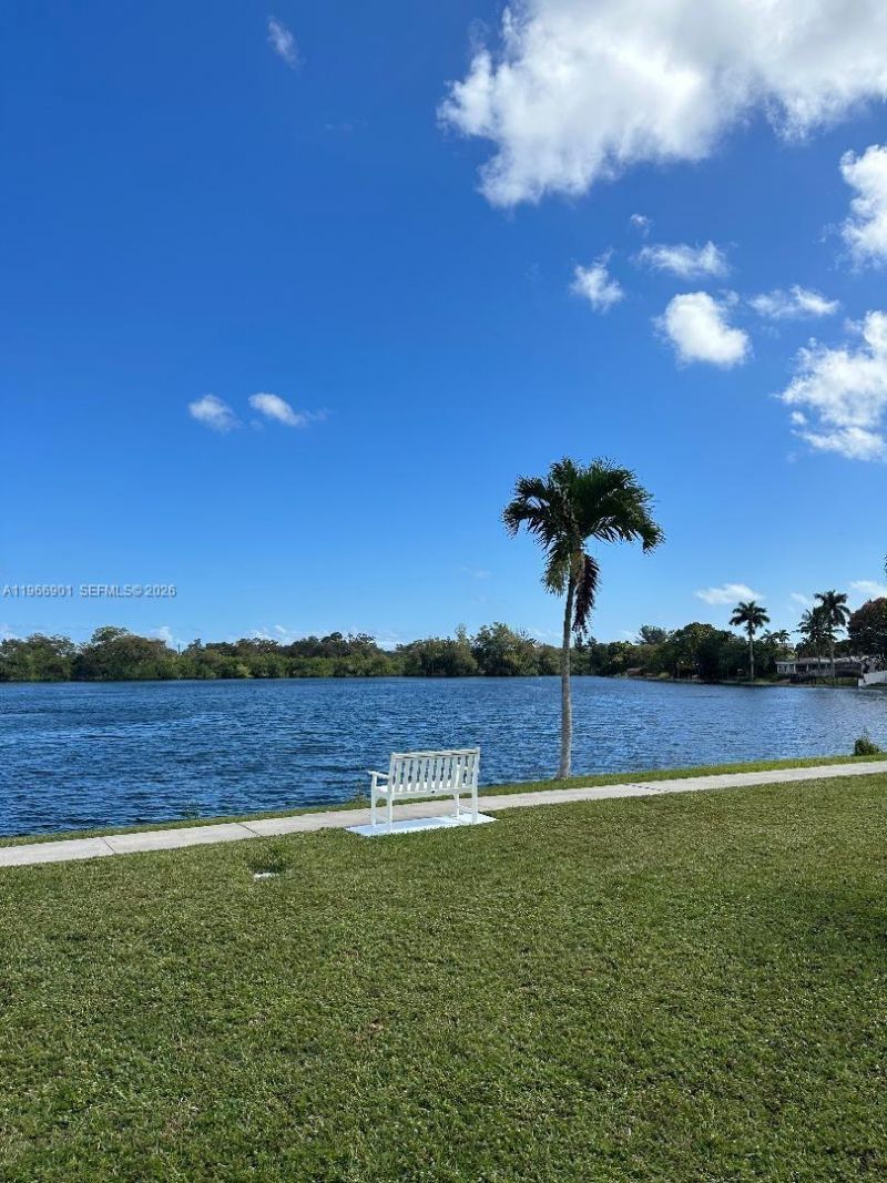 2300 Park Ln, Unit 316, Hollywood, FL 33021 Photo