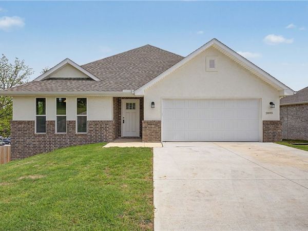 2895 Roe Deer Street, Springdale, AR 72762