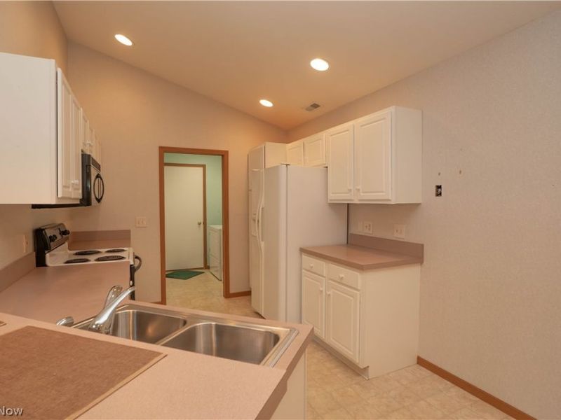 1377 Tylers Mill Lane NE, Massillon, OH 44646 Photo 11