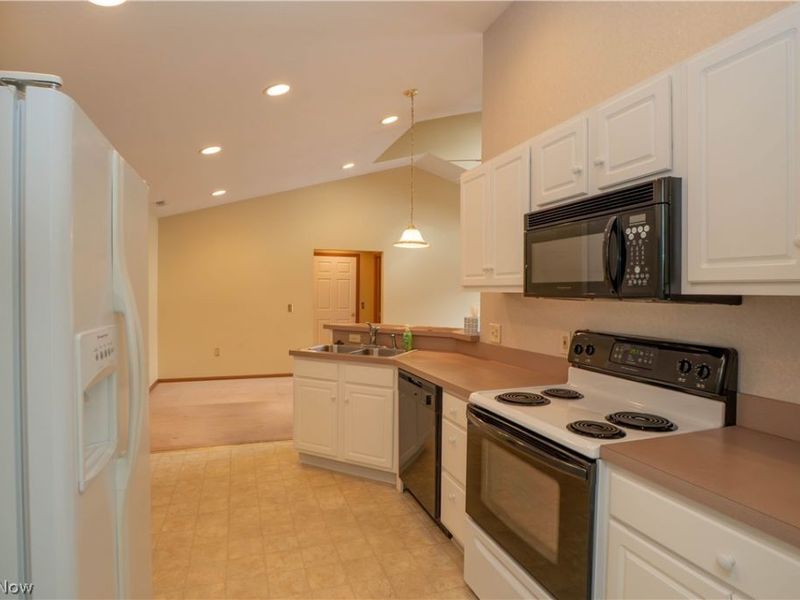 1377 Tylers Mill Lane NE, Massillon, OH 44646 Photo 14