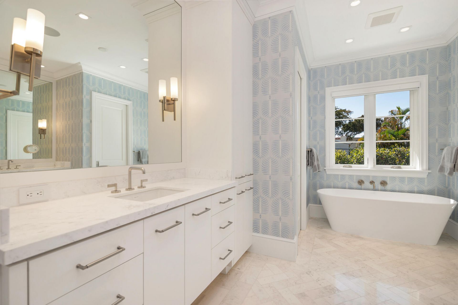 218 Everglade Avenue, Palm Beach, FL 33480 Photo