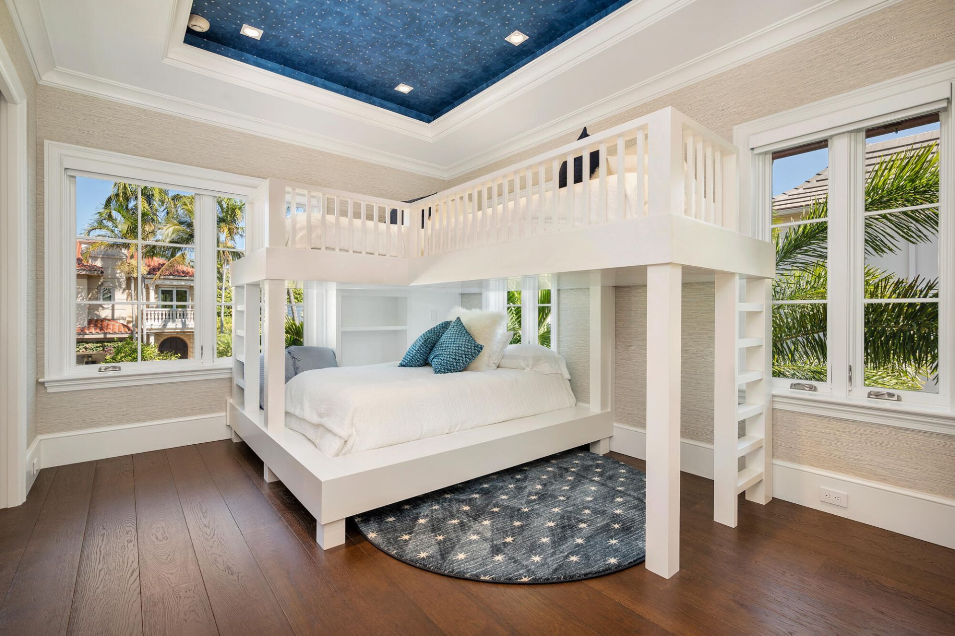 218 Everglade Avenue, Palm Beach, FL 33480 Photo