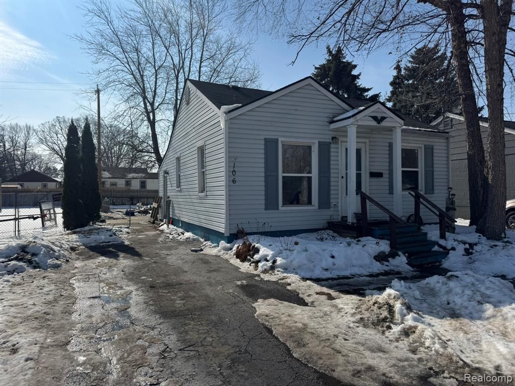 106 E Rutgers Avenue, Pontiac, MI 48340 Main Photo