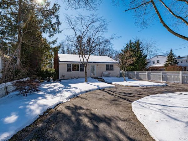 18 Annetta Avenue, Smithtown, NY 11787