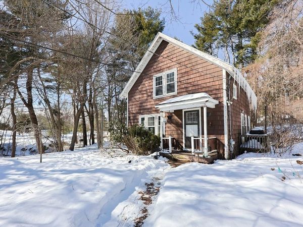 14 Leonard Ln, Holbrook, MA 02343