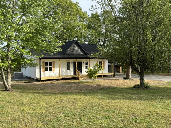 292 County Road 497, Flat Rock, AL 35966