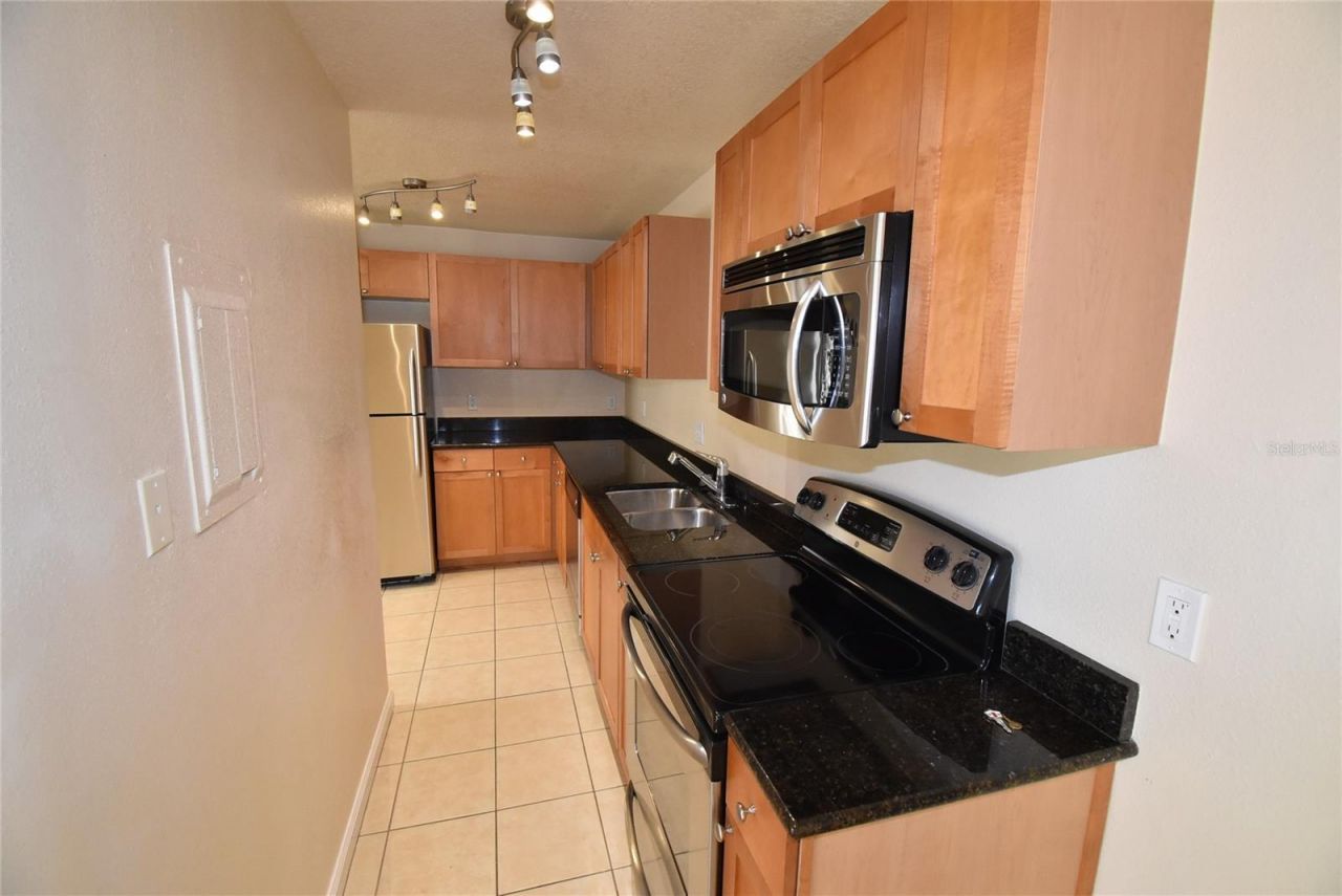 220 Pompano Drive Se, Unit H, Saint Petersburg, FL 33705 Photo