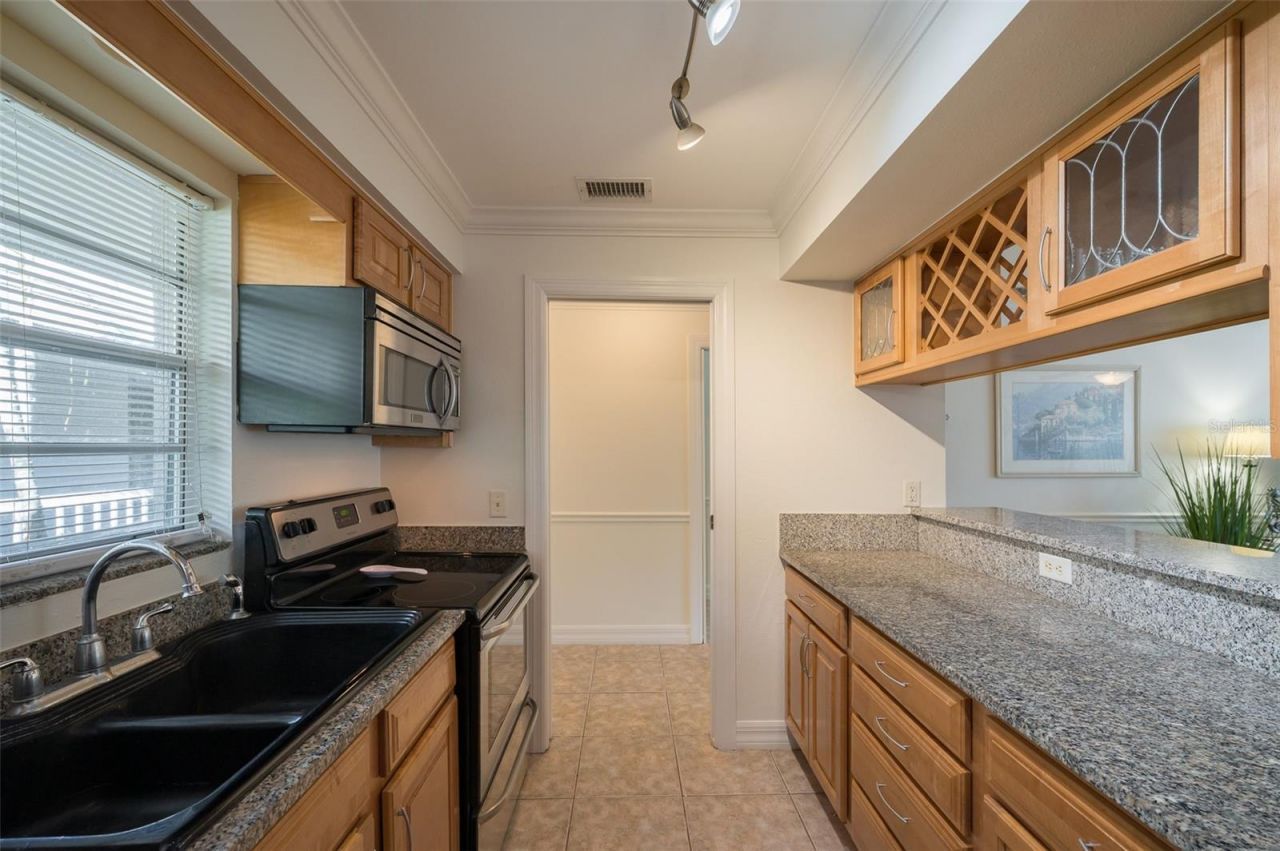 3360 S Osprey Avenue, Unit 205B, Sarasota, FL 34239 Photo