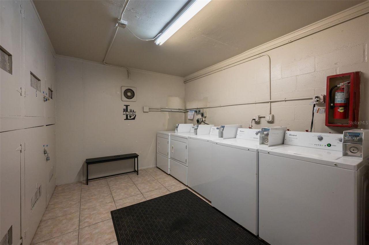 3360 S Osprey Avenue, Unit 205B, Sarasota, FL 34239 Photo