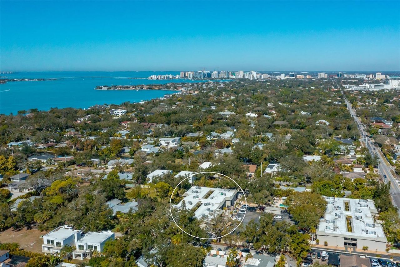 3360 S Osprey Avenue, Unit 205B, Sarasota, FL 34239 Photo