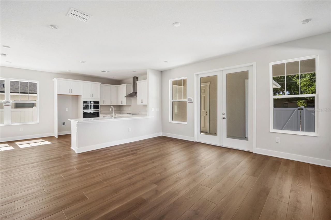 5633 Dartmouth Avenue N, Saint Petersburg, FL 33710 Photo