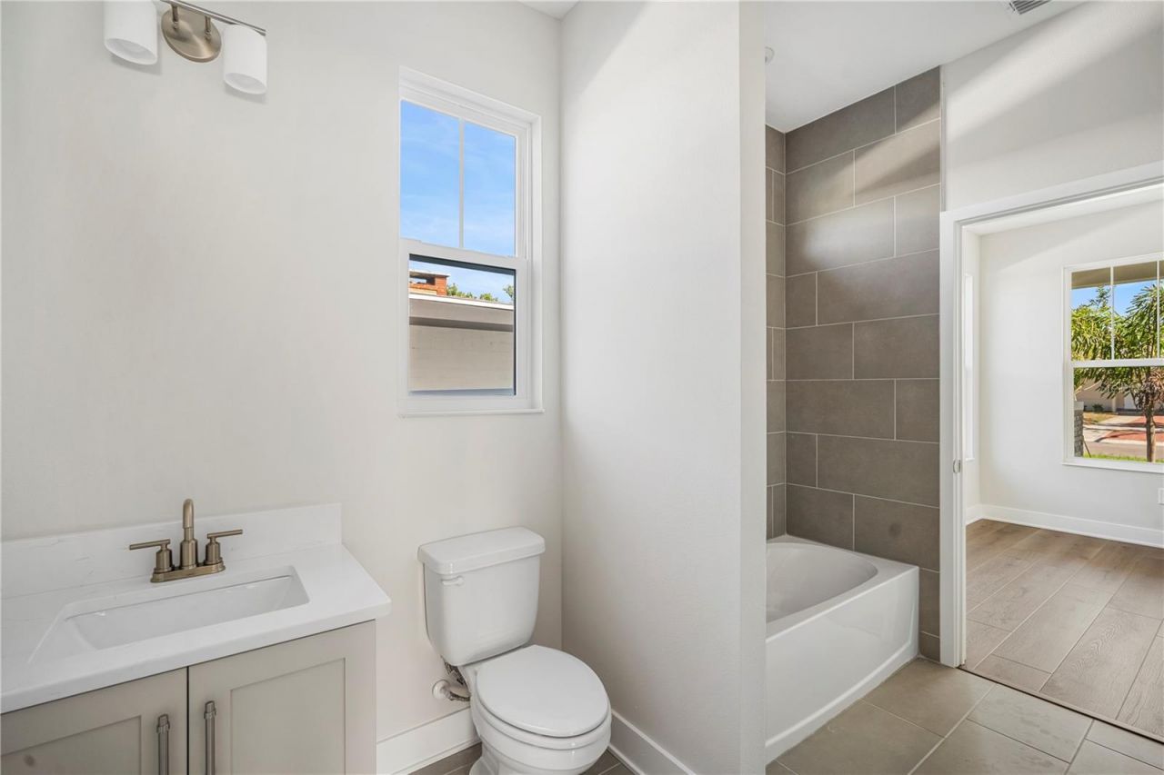 5633 Dartmouth Avenue N, Saint Petersburg, FL 33710 Photo