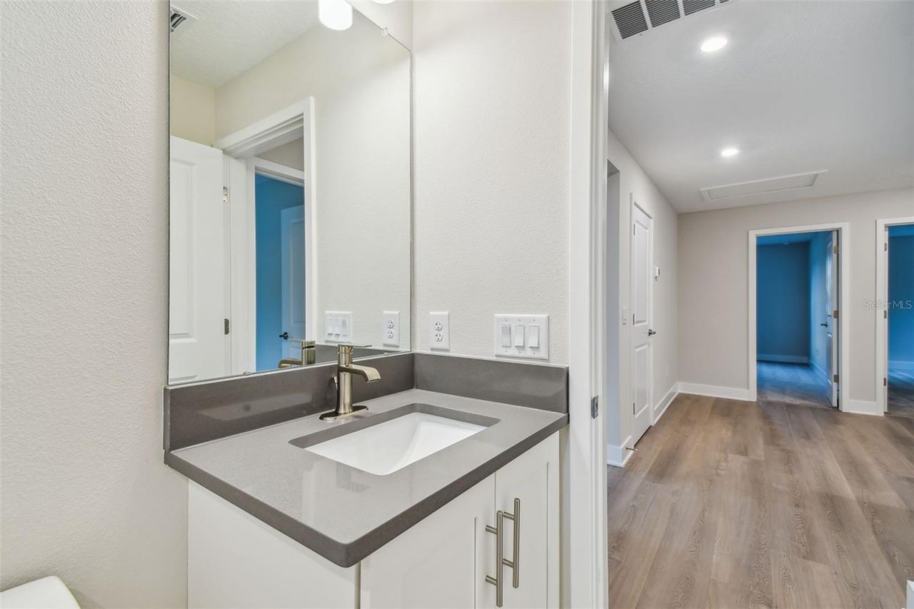 5663 Dartmouth Avenue N, Saint Petersburg, FL 33710 Photo