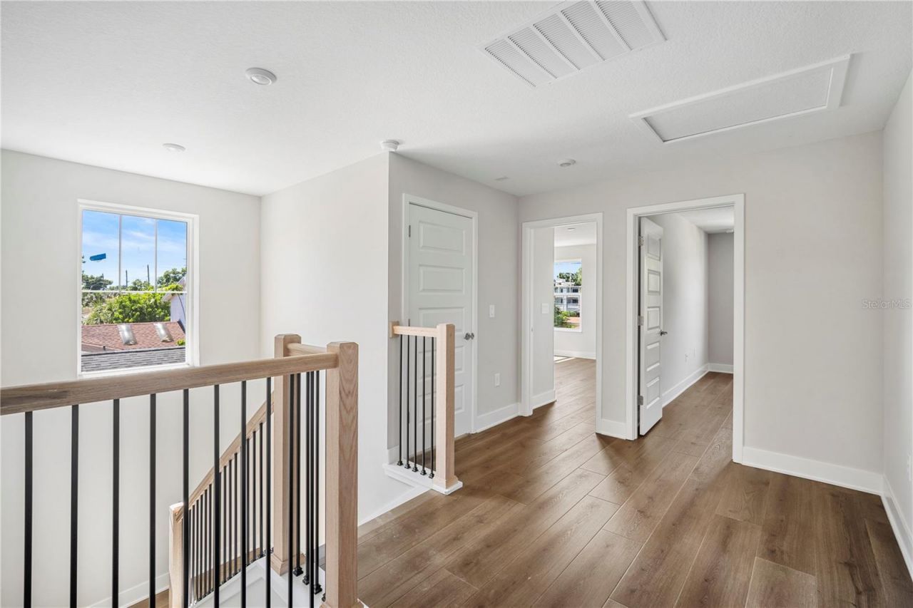 5633 Dartmouth Avenue N, Saint Petersburg, FL 33710 Photo