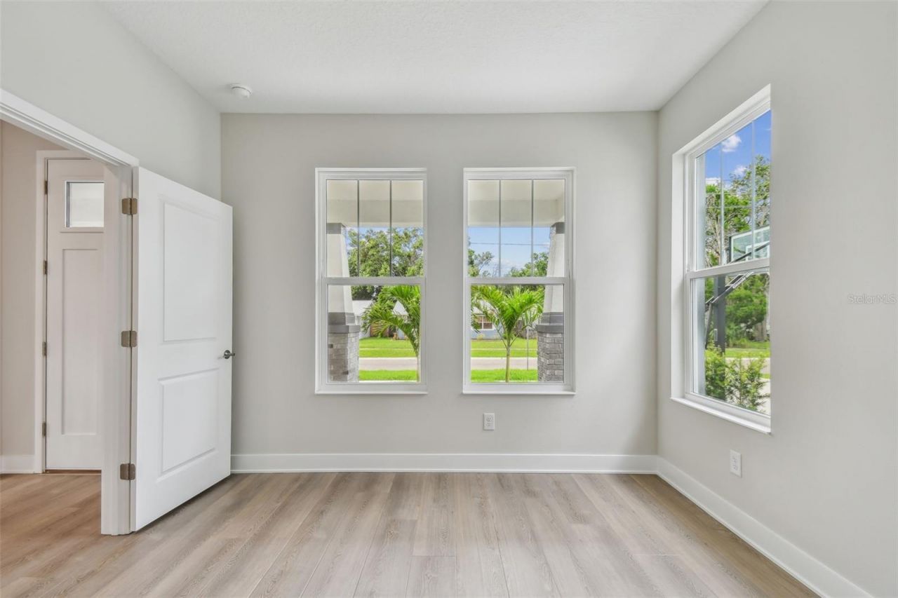 5663 Dartmouth Avenue N, Saint Petersburg, FL 33710 Photo