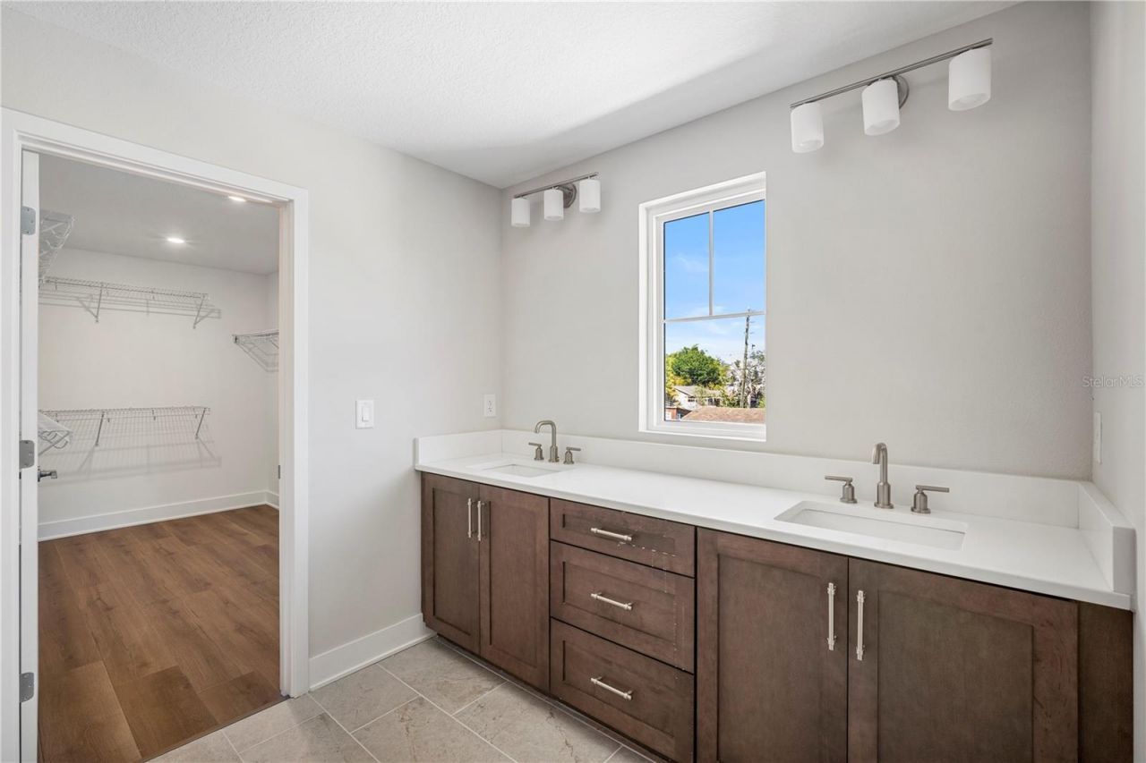 5633 Dartmouth Avenue N, Saint Petersburg, FL 33710 Photo