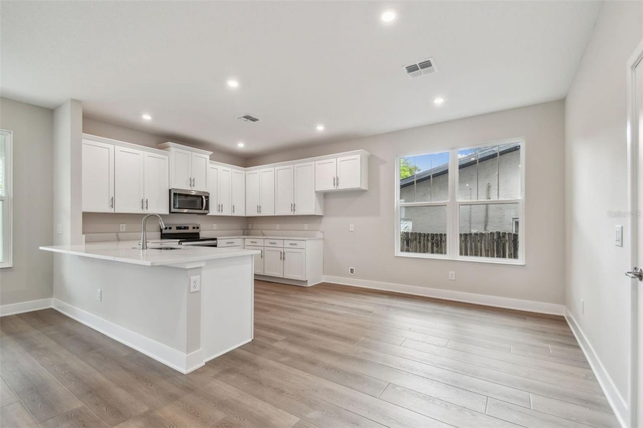 5663 Dartmouth Avenue N, Saint Petersburg, FL 33710 Photo