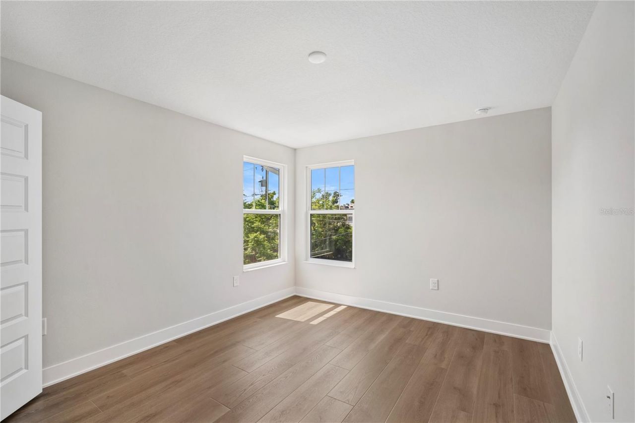 5633 Dartmouth Avenue N, Saint Petersburg, FL 33710 Photo