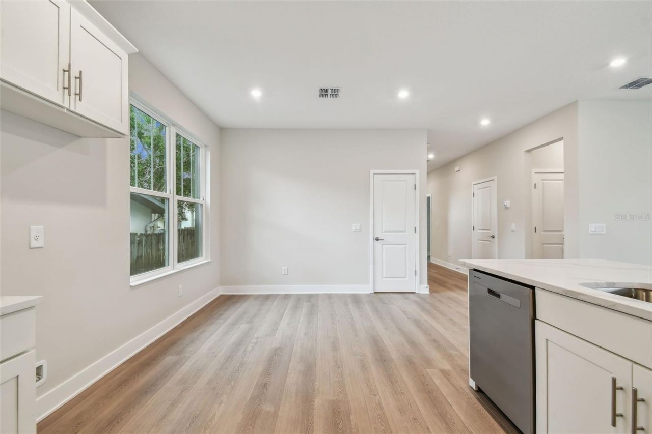 5663 Dartmouth Avenue N, Saint Petersburg, FL 33710 Photo